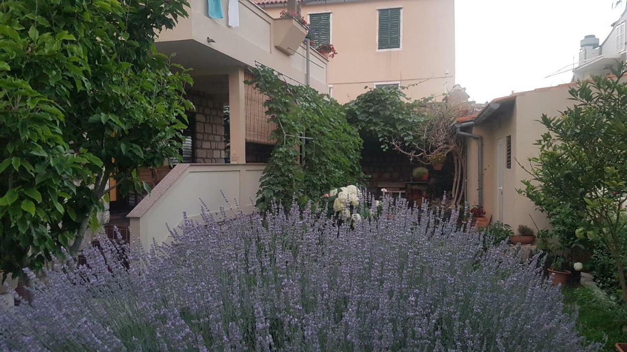 Apartment Lavanda Garden Rab Town Exterior photo