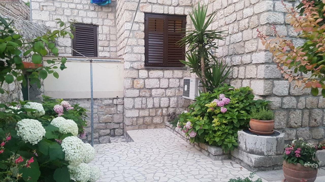 Apartment Lavanda Garden Rab Town Exterior photo